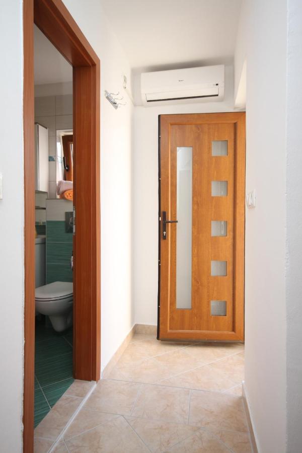 Apartments With A Parking Space Jelsa, Hvar - 8713 Jelsa  Extérieur photo
