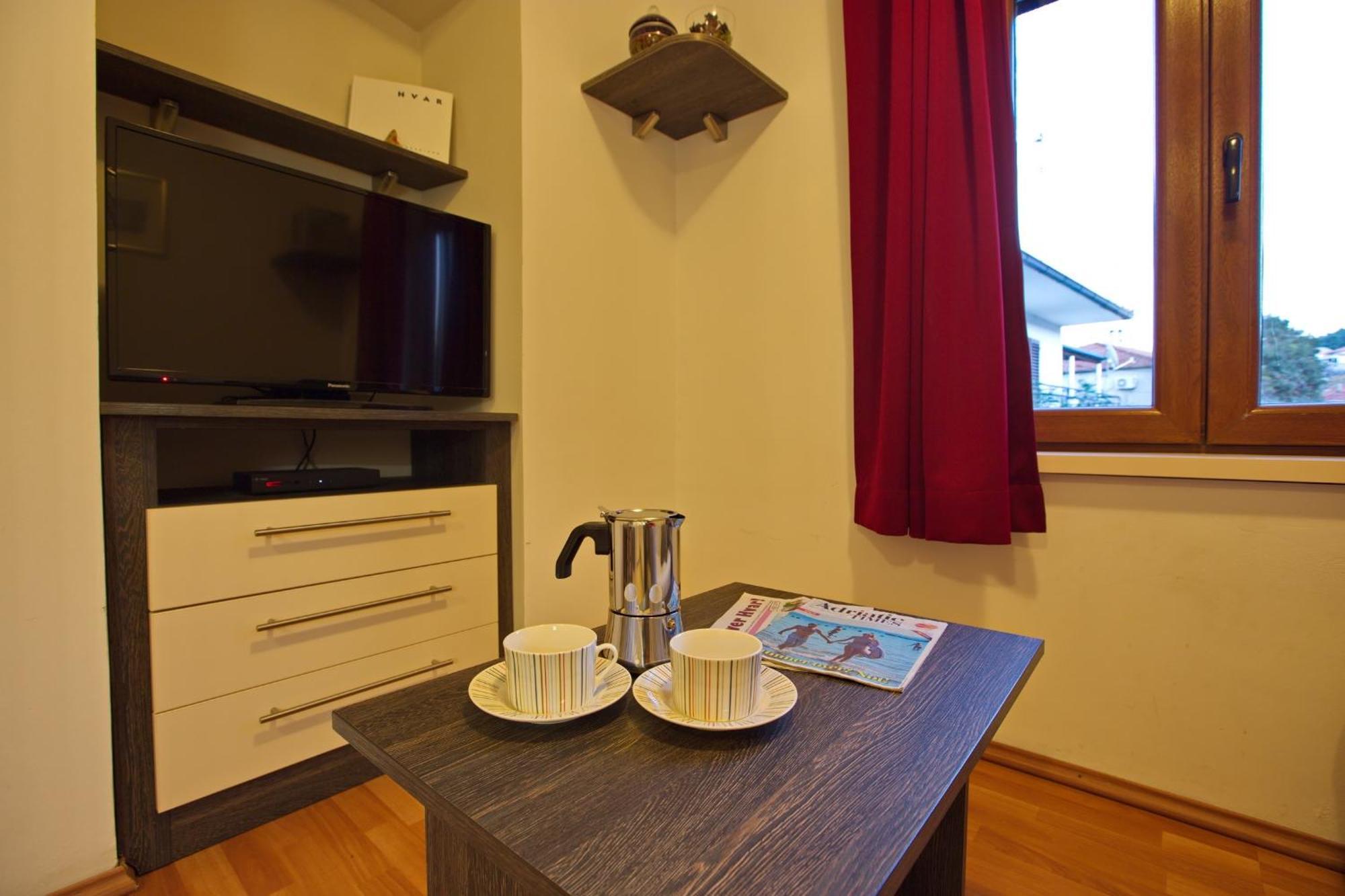 Apartments With A Parking Space Jelsa, Hvar - 8713 Jelsa  Chambre photo